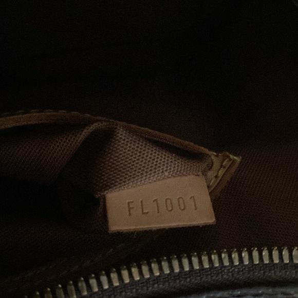 Louis Vuitton Bag - Picture 14 of 16